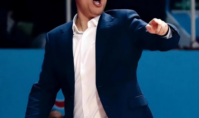 山西男篮84-97不敌宁波，要严厉批评的，不光是教练，还有球员