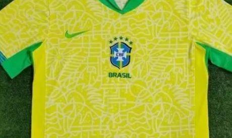 巴西队球衣一大变化 会徽由左胸前移至中间位置！