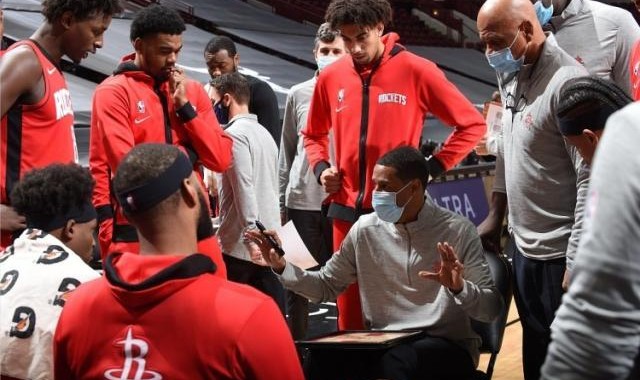 开云官方网站-胜率回到50%！哈登离队后火箭防守效率同期第二