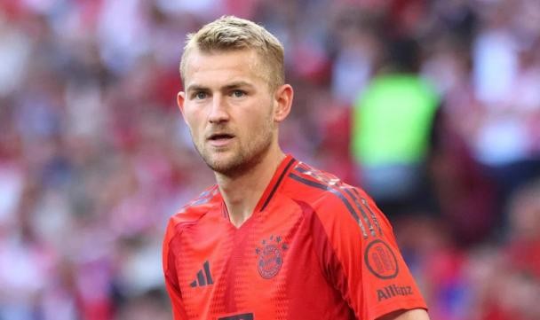 开云体育app下载-孔帕尼希望留住德利赫特 拜仁管理层决定将其出售